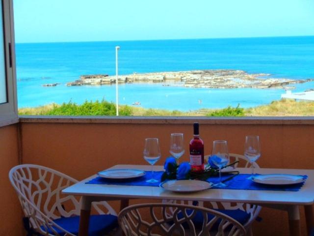 Bilocale Punta Rosa - Fronte Spiaggia Otranto Eksteriør billede