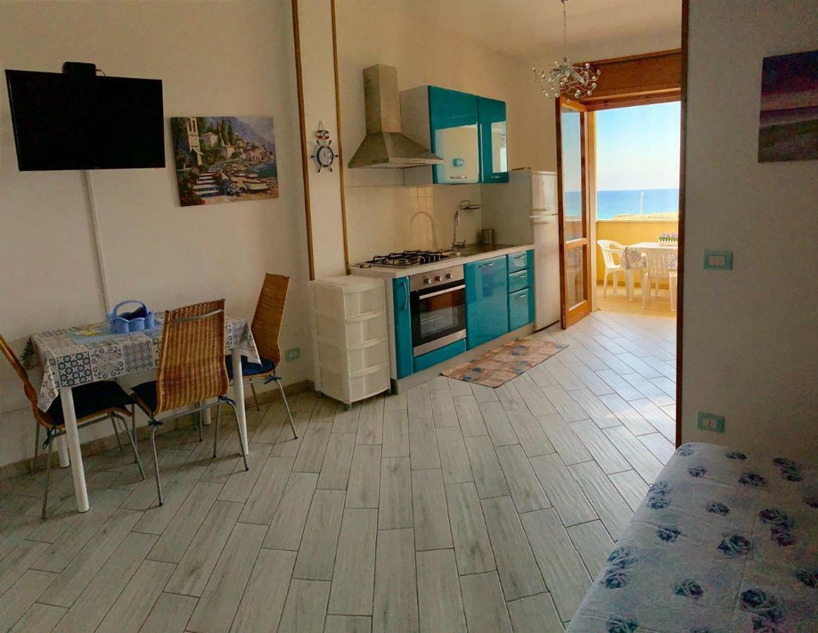 Bilocale Punta Rosa - Fronte Spiaggia Otranto Eksteriør billede