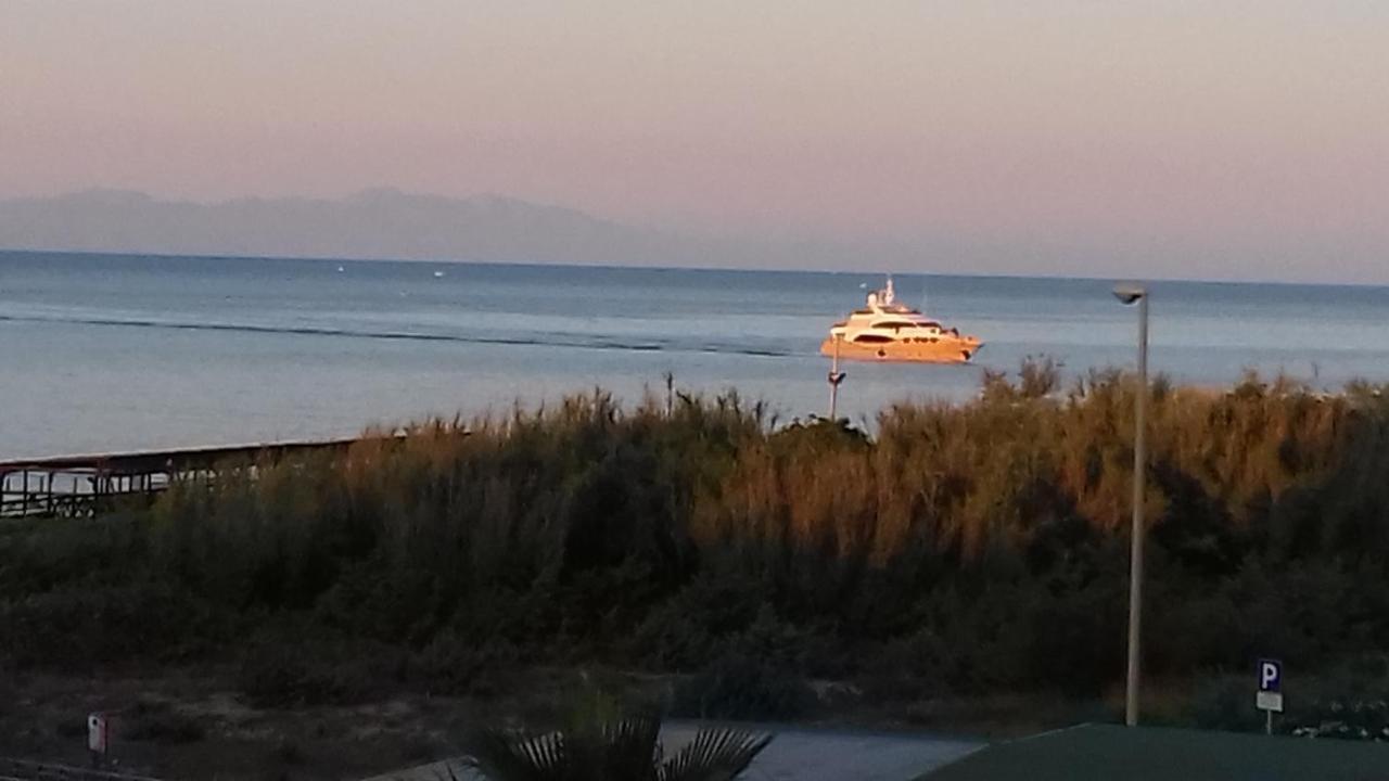Bilocale Punta Rosa - Fronte Spiaggia Otranto Eksteriør billede