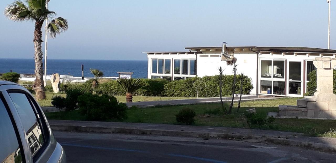 Bilocale Punta Rosa - Fronte Spiaggia Otranto Eksteriør billede