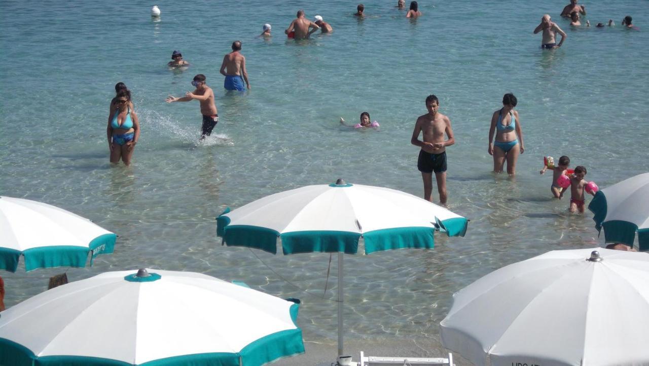 Bilocale Punta Rosa - Fronte Spiaggia Otranto Eksteriør billede